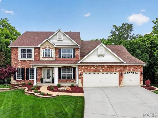 1050 Brook Mont Drive, O'Fallon, MO 63366
