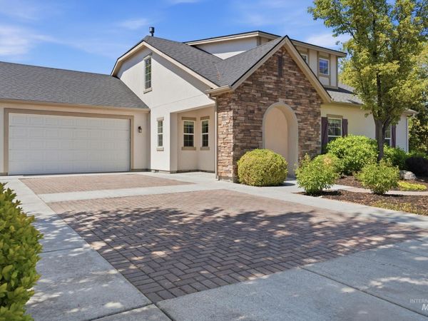 887 N Seneca Springs Way, Star, ID 83669