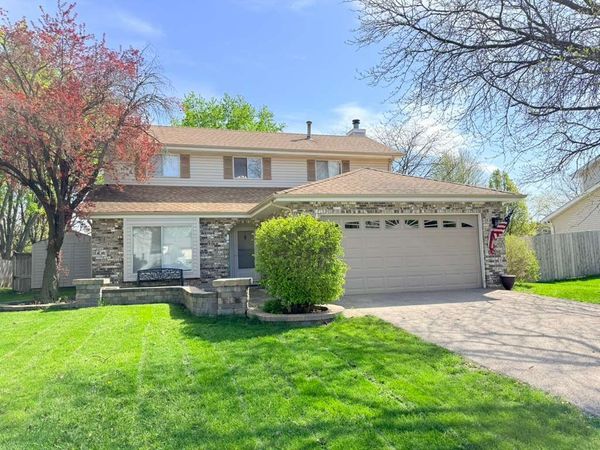 2338 Woodview Lane , Naperville, IL 60565