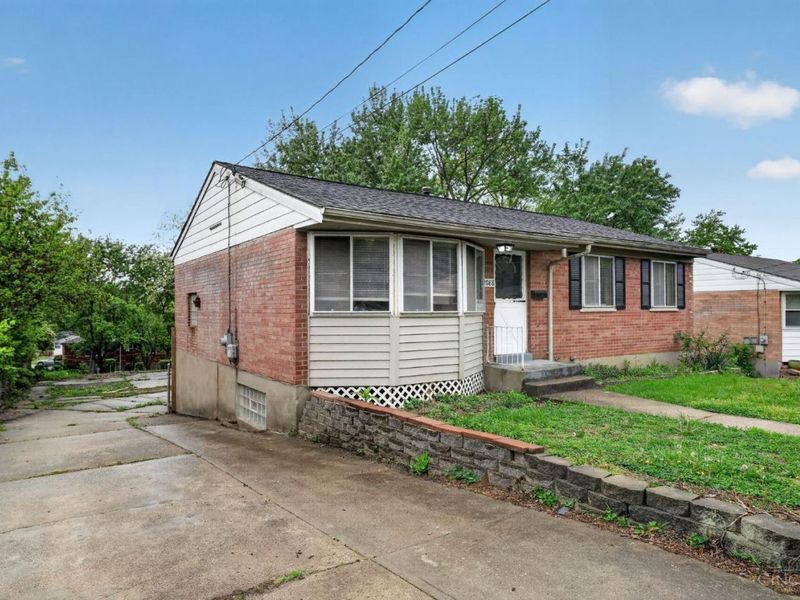 2088 N Teralta Circle, Cincinnati, OH 45211 Photo 2