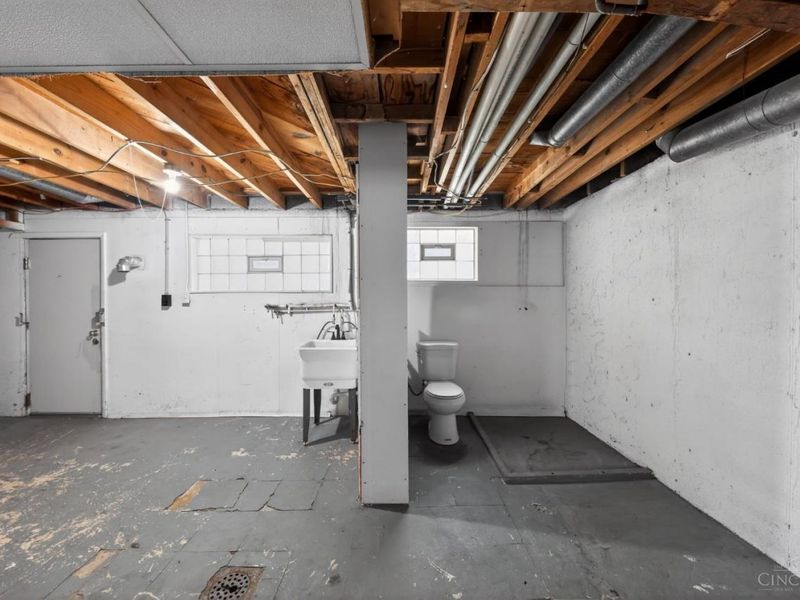 2088 N Teralta Circle, Cincinnati, OH 45211 Photo 23