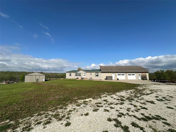3011 Settlers Trail, St Charles, IA 50240