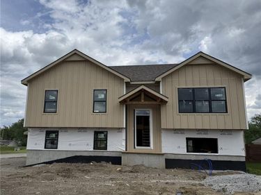302 Lykins Lane, Cameron, MO 64429