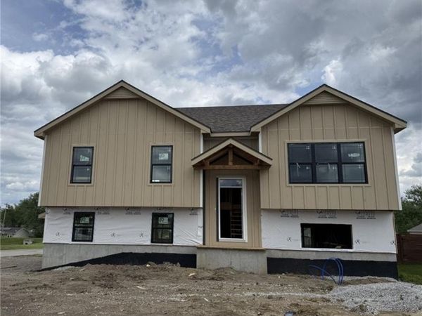 302 Lykins Lane, Cameron, MO 64429