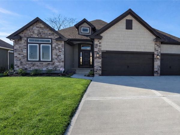 6922 NE 102nd Street, Kansas City, MO 64156