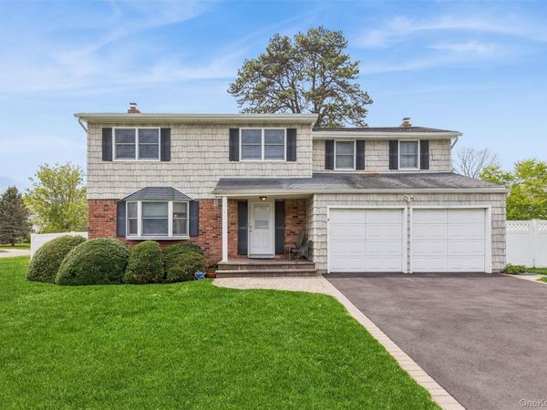 2 Garvey Drive, Hauppauge, NY 11788