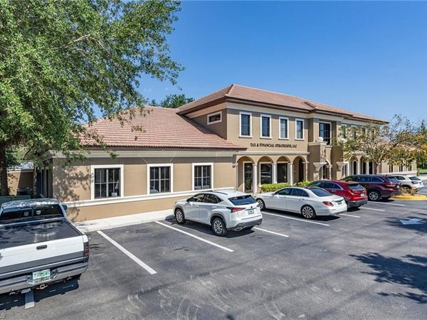 28089 Vanderbilt DR, Unit 102, BONITA SPRINGS, FL 34134