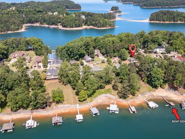 6381 Lakeview Drive, Buford, GA 30518