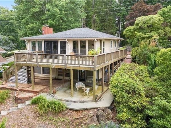 6381 Lakeview Drive, Buford, GA 30518