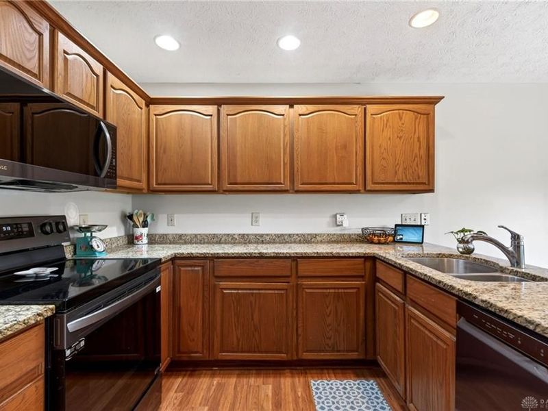 4996 Shannon Avenue, Bethel Township, OH 45504 Photo 29