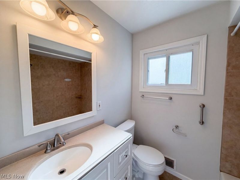 6252 Anita Drive , Cleveland, OH 44130 Photo 14