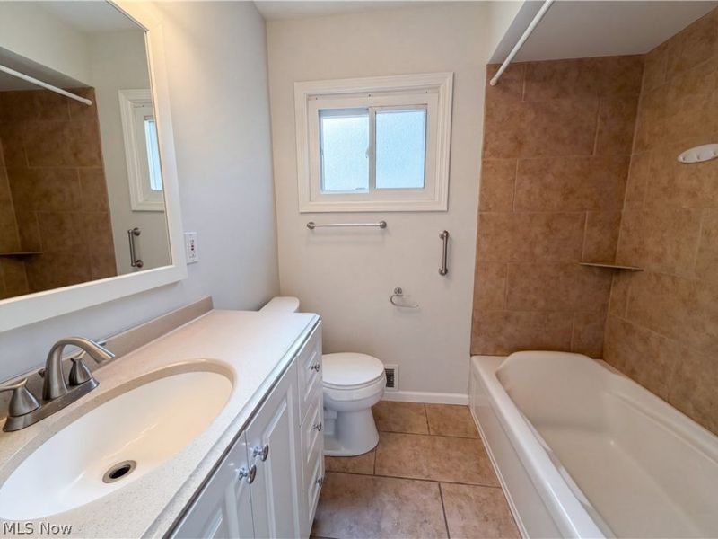 6252 Anita Drive , Cleveland, OH 44130 Photo 6