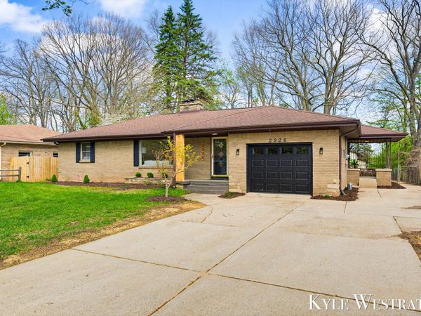 2926 Chamberlain Avenue SE, Grand Rapids, MI 49508