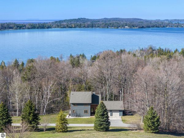 4692 Duck Lake Road E, Lake Leelanau, MI 49653