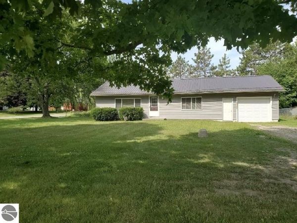 1960 Winn Road S, Mt Pleasant, MI 48858