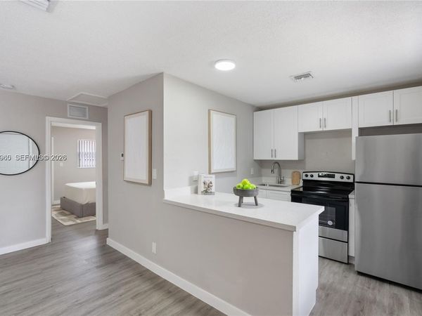 452 SW 4th Ave , Unit 6, Fort Lauderdale, FL 33315