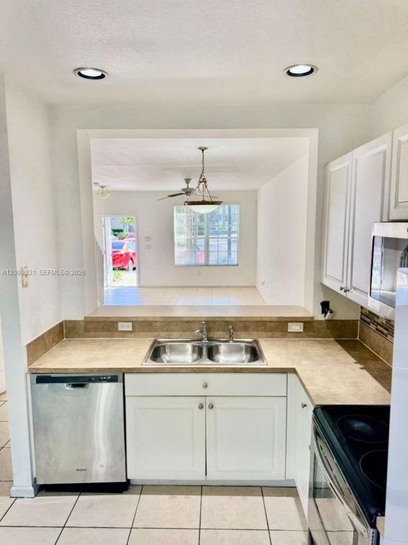 669 NW 42nd Ave , Plantation, FL 33317 Photo