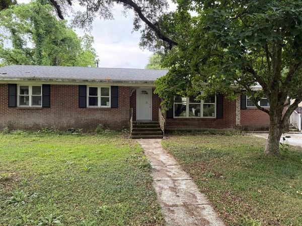 2779 S Grafhill Drive, Mobile, AL 36606