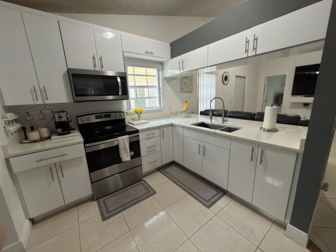 1570 Royal Forest Court, West Palm Beach, FL 33406 Photo