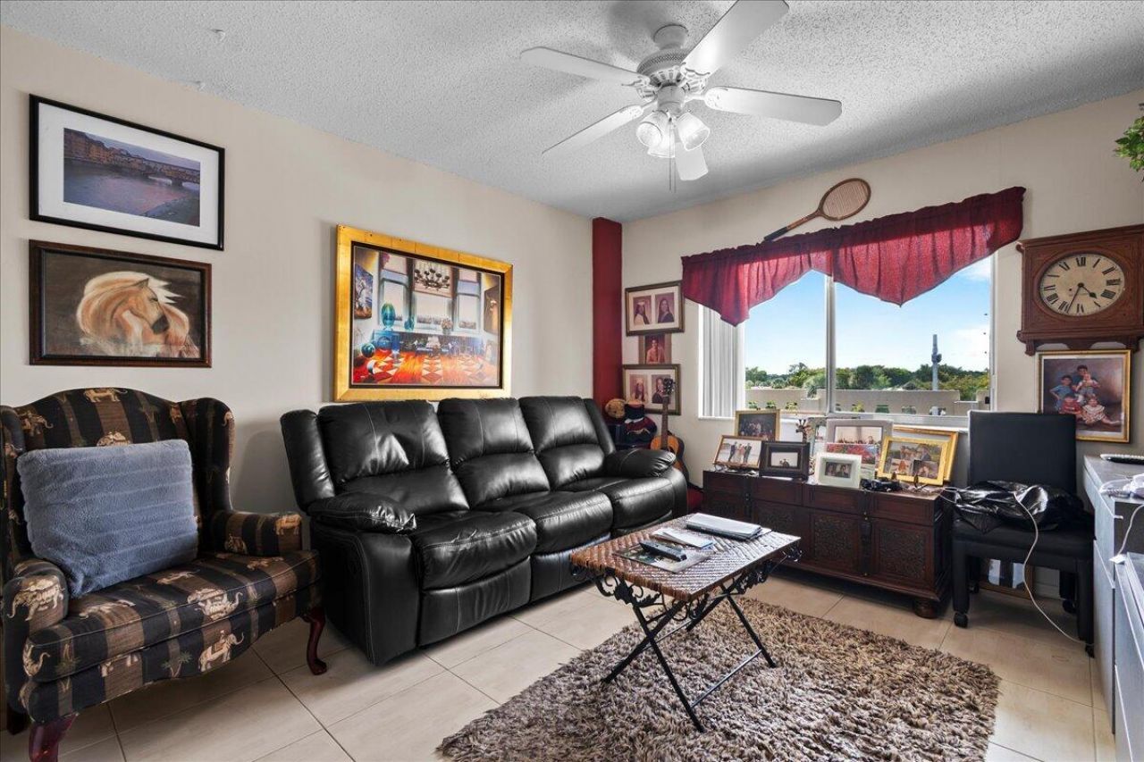 6768 10th Avenue N, Unit 410, Greenacres, FL 33467 Photo