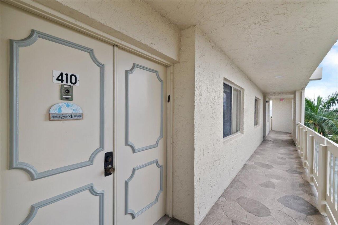 6768 10th Avenue N, Unit 410, Greenacres, FL 33467 Photo