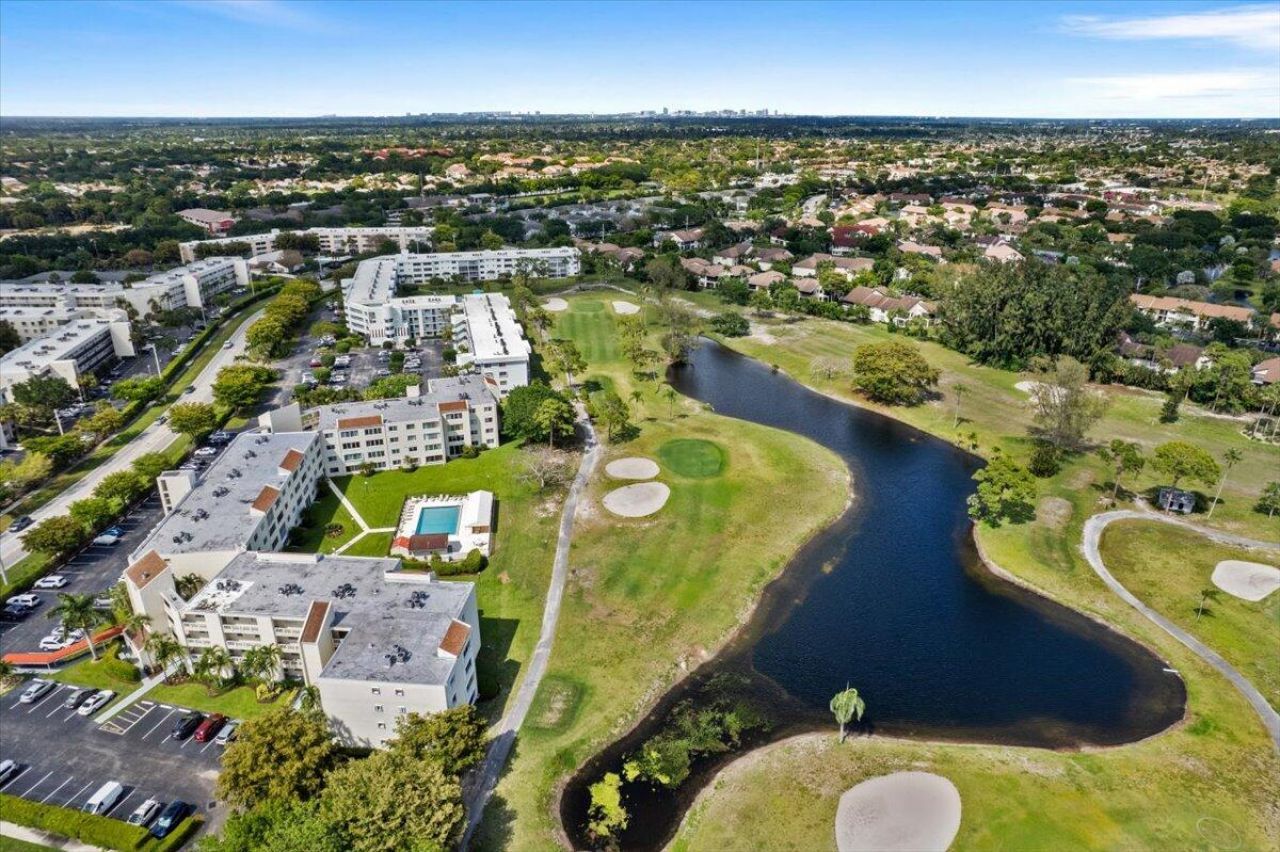 6768 10th Avenue N, Unit 410, Greenacres, FL 33467 Photo