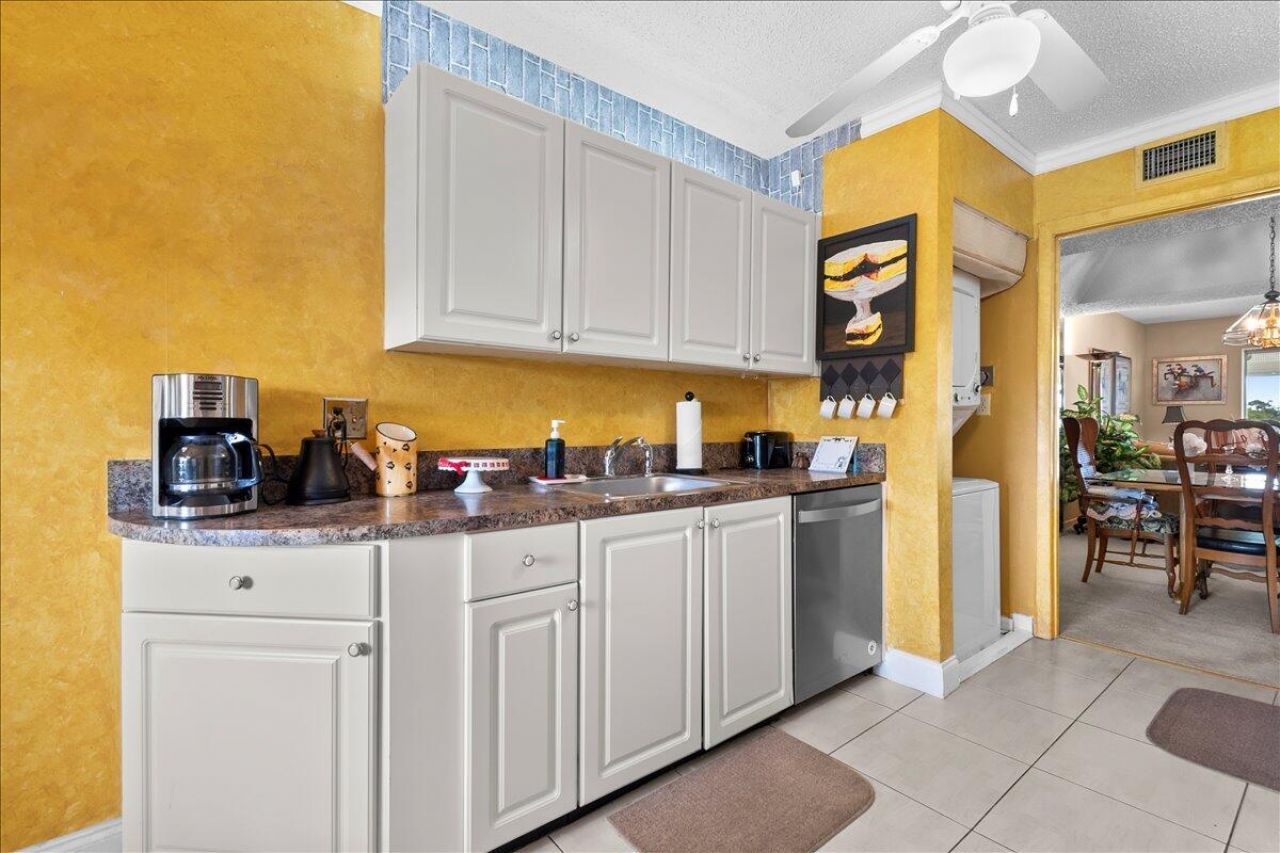 6768 10th Avenue N, Unit 410, Greenacres, FL 33467 Photo