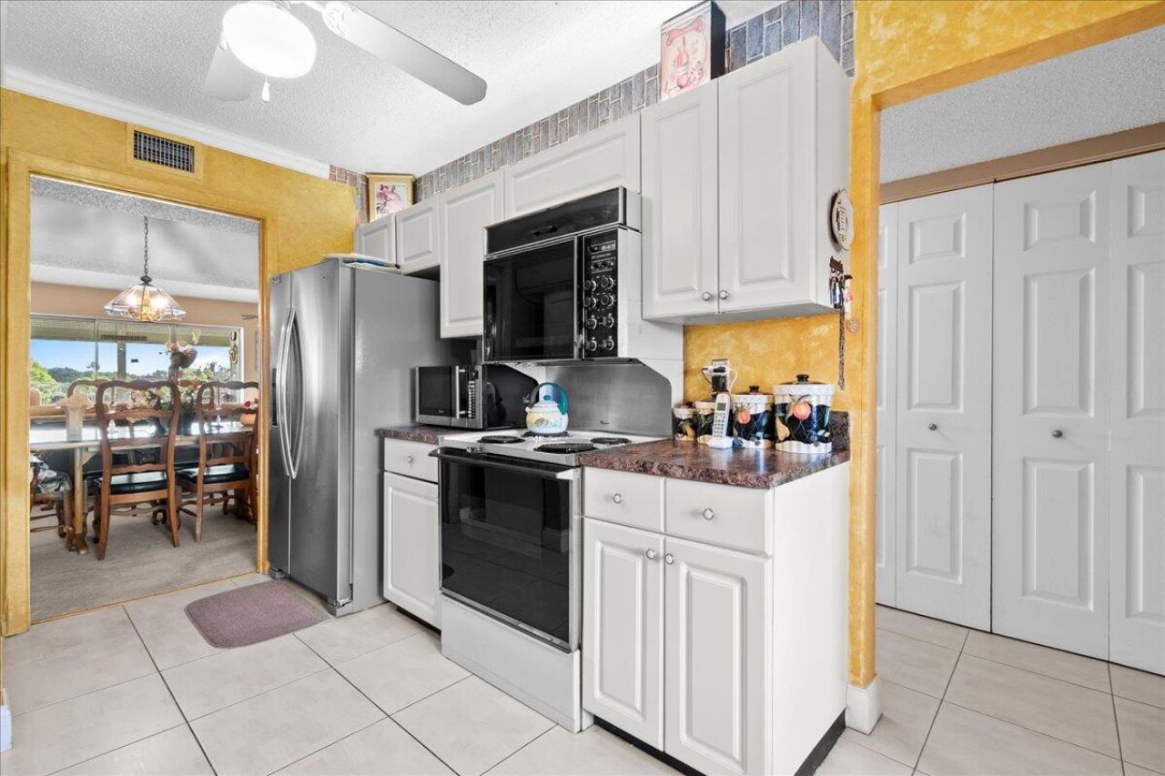 6768 10th Avenue N, Unit 410, Greenacres, FL 33467 Photo
