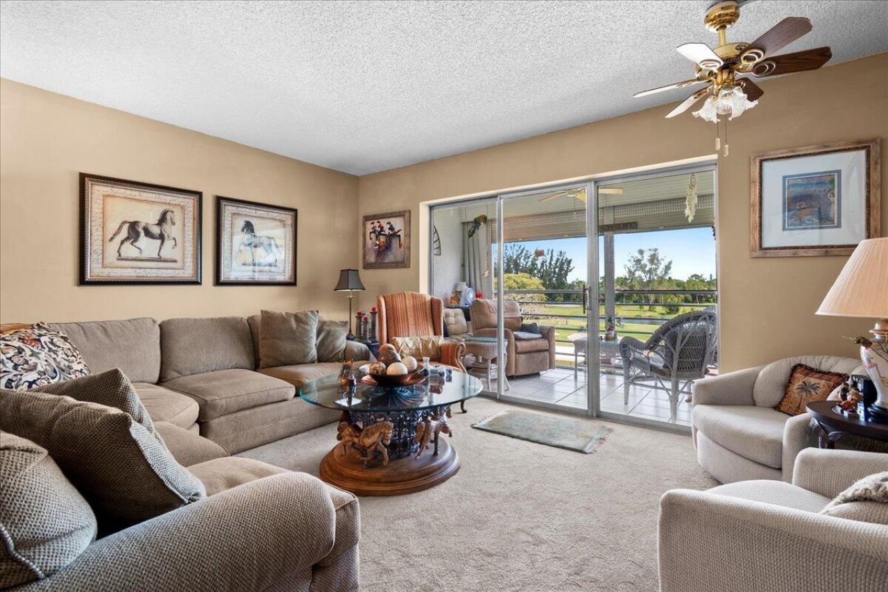 6768 10th Avenue N, Unit 410, Greenacres, FL 33467 Photo
