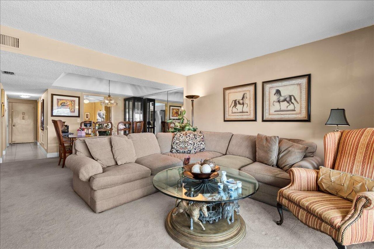 6768 10th Avenue N, Unit 410, Greenacres, FL 33467 Photo