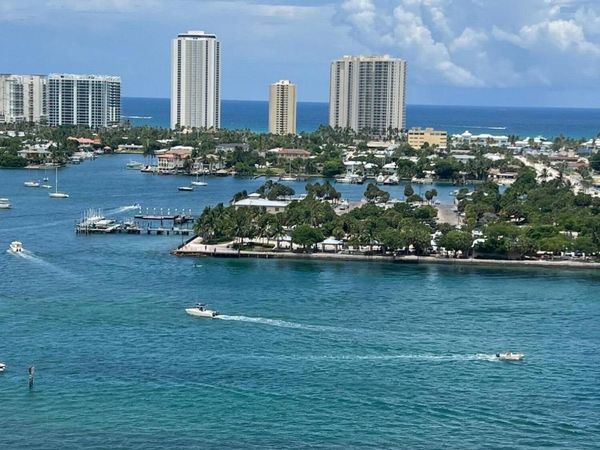 2640 Lake Shore Drive, Unit 1811, Riviera Beach, FL 33404