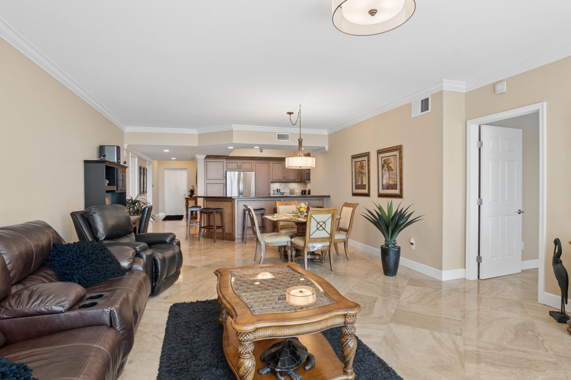 2640 Lake Shore Drive, Unit 1811, Riviera Beach, FL 33404 Photo