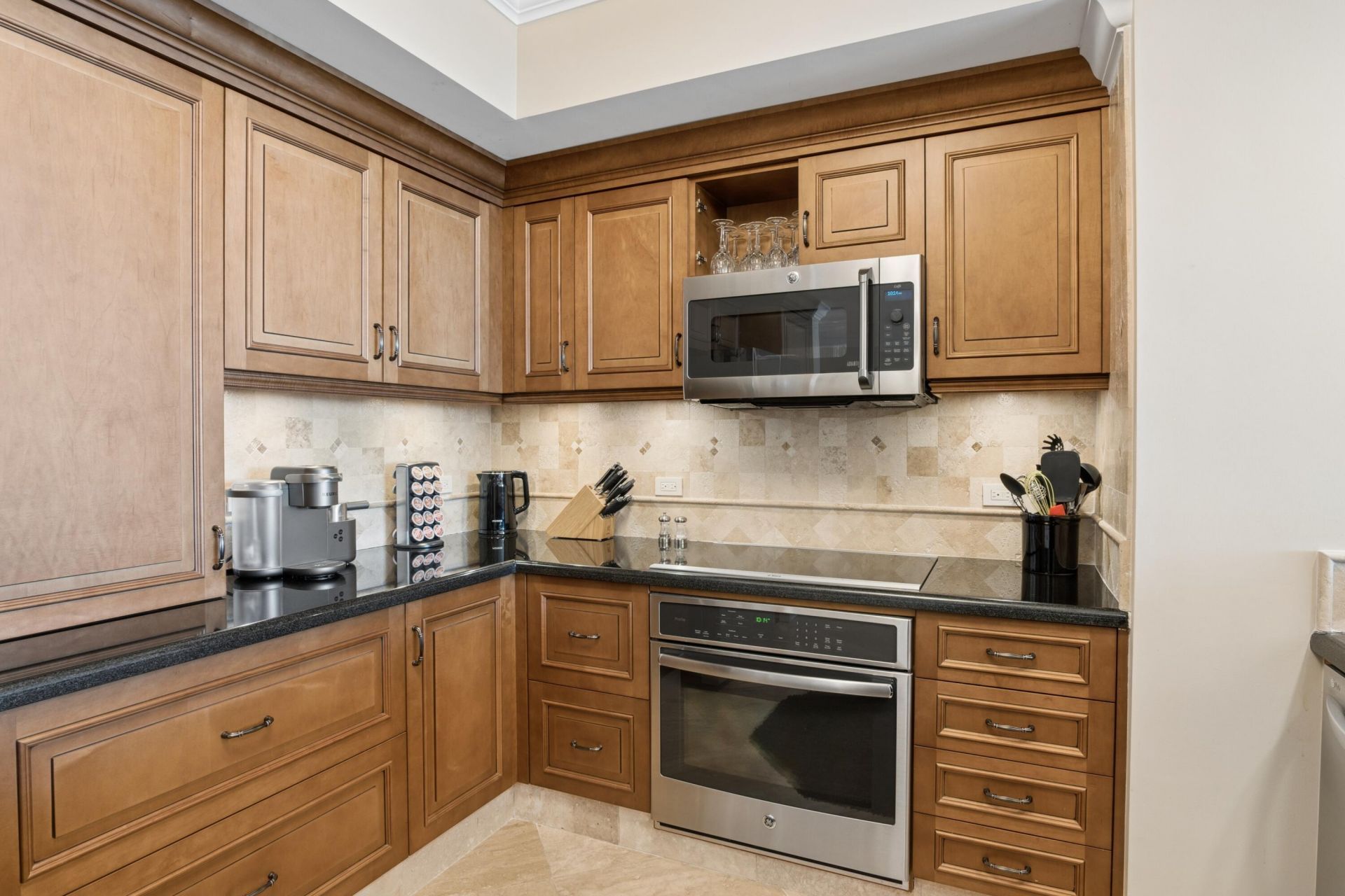 2640 Lake Shore Drive, Unit 1811, Riviera Beach, FL 33404 Photo