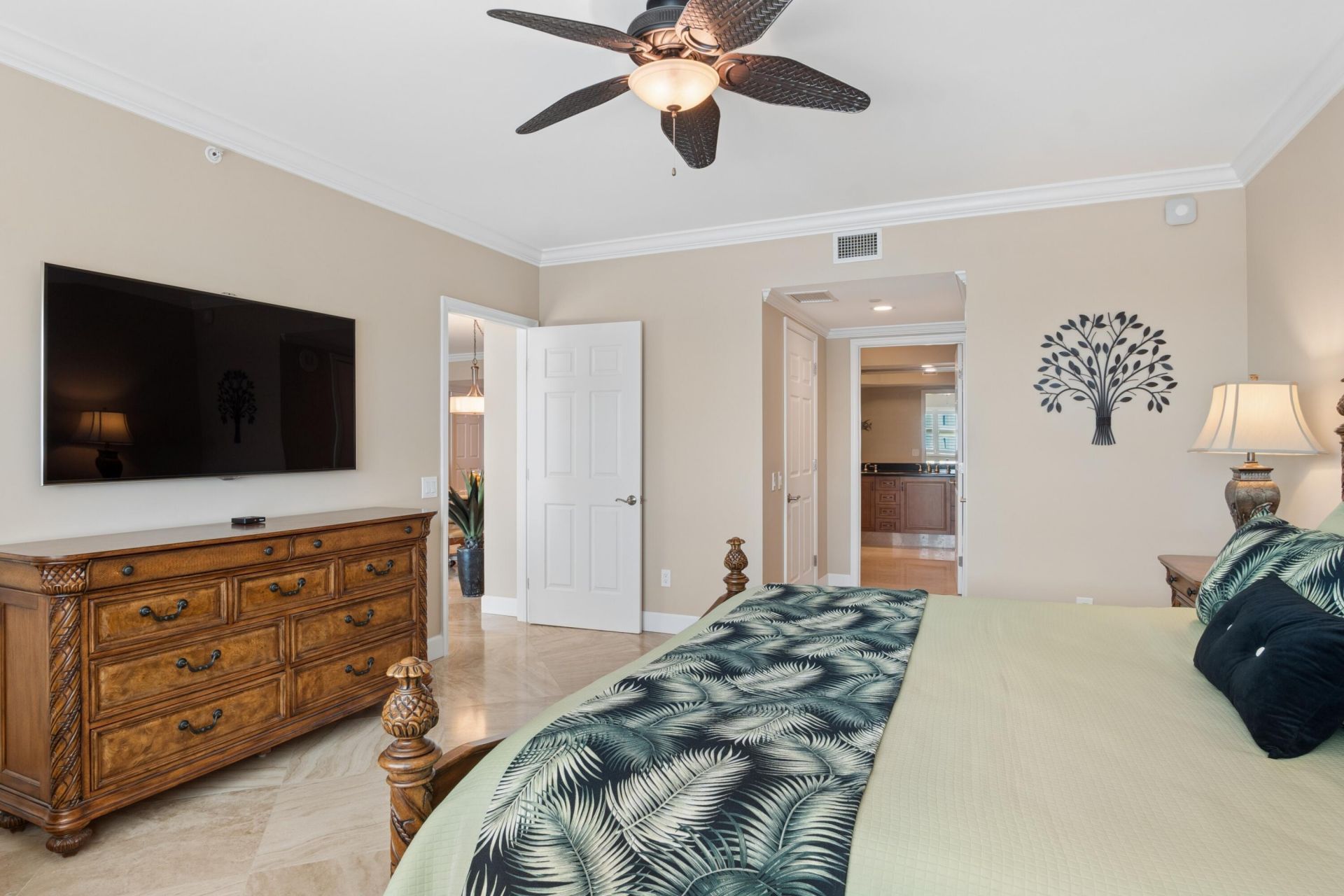 2640 Lake Shore Drive, Unit 1811, Riviera Beach, FL 33404 Photo