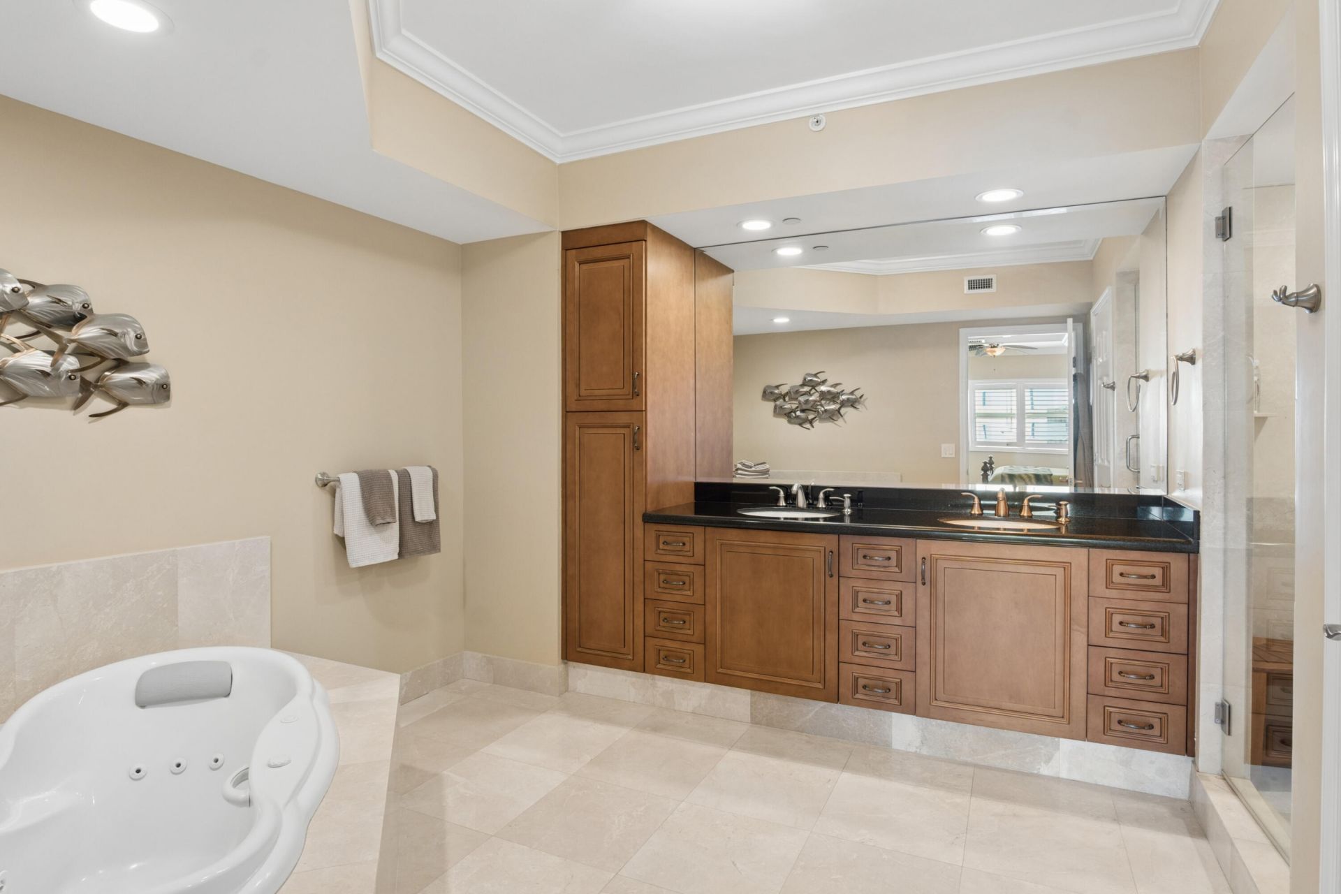 2640 Lake Shore Drive, Unit 1811, Riviera Beach, FL 33404 Photo