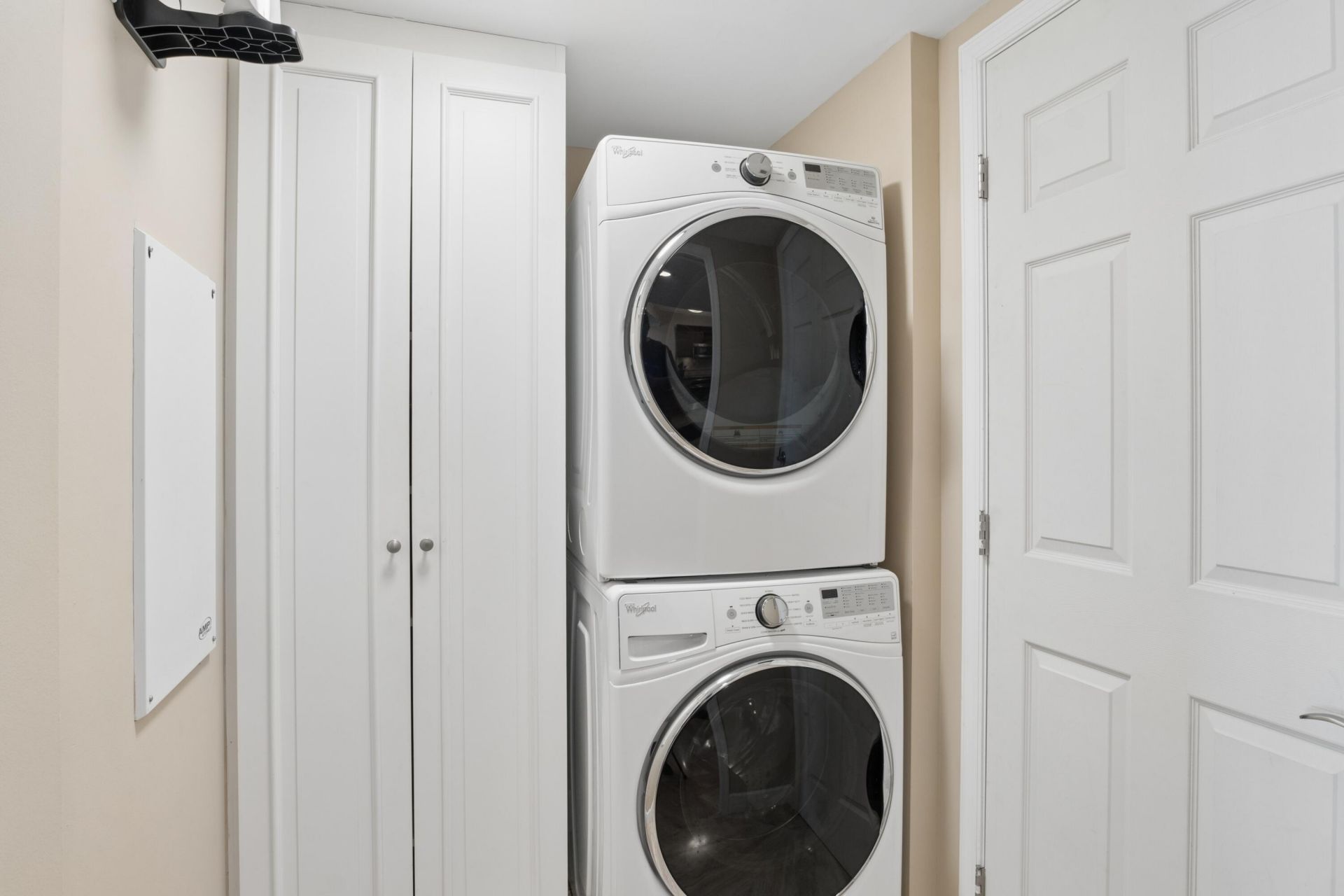 2640 Lake Shore Drive, Unit 1811, Riviera Beach, FL 33404 Photo