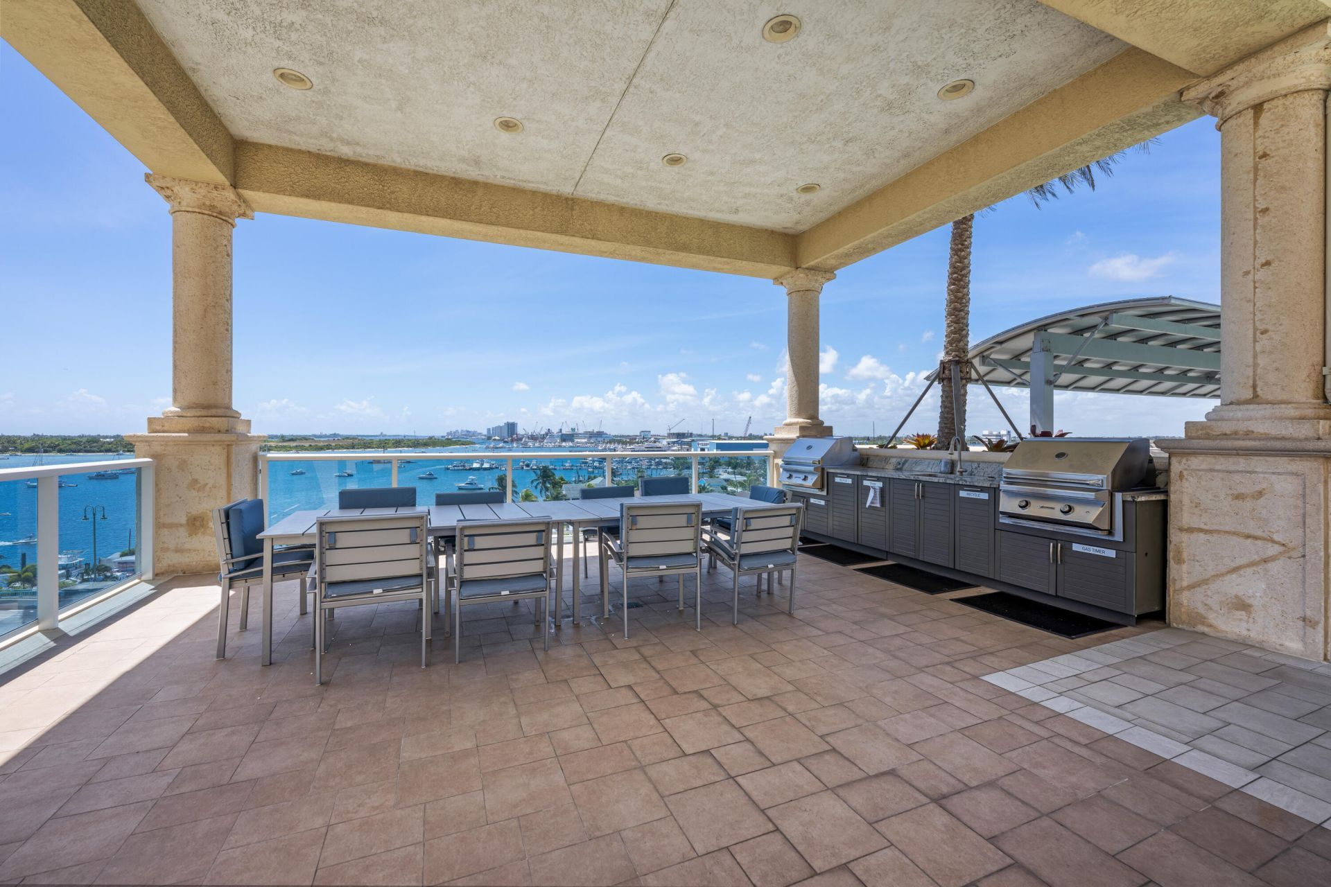 2640 Lake Shore Drive, Unit 1811, Riviera Beach, FL 33404 Photo