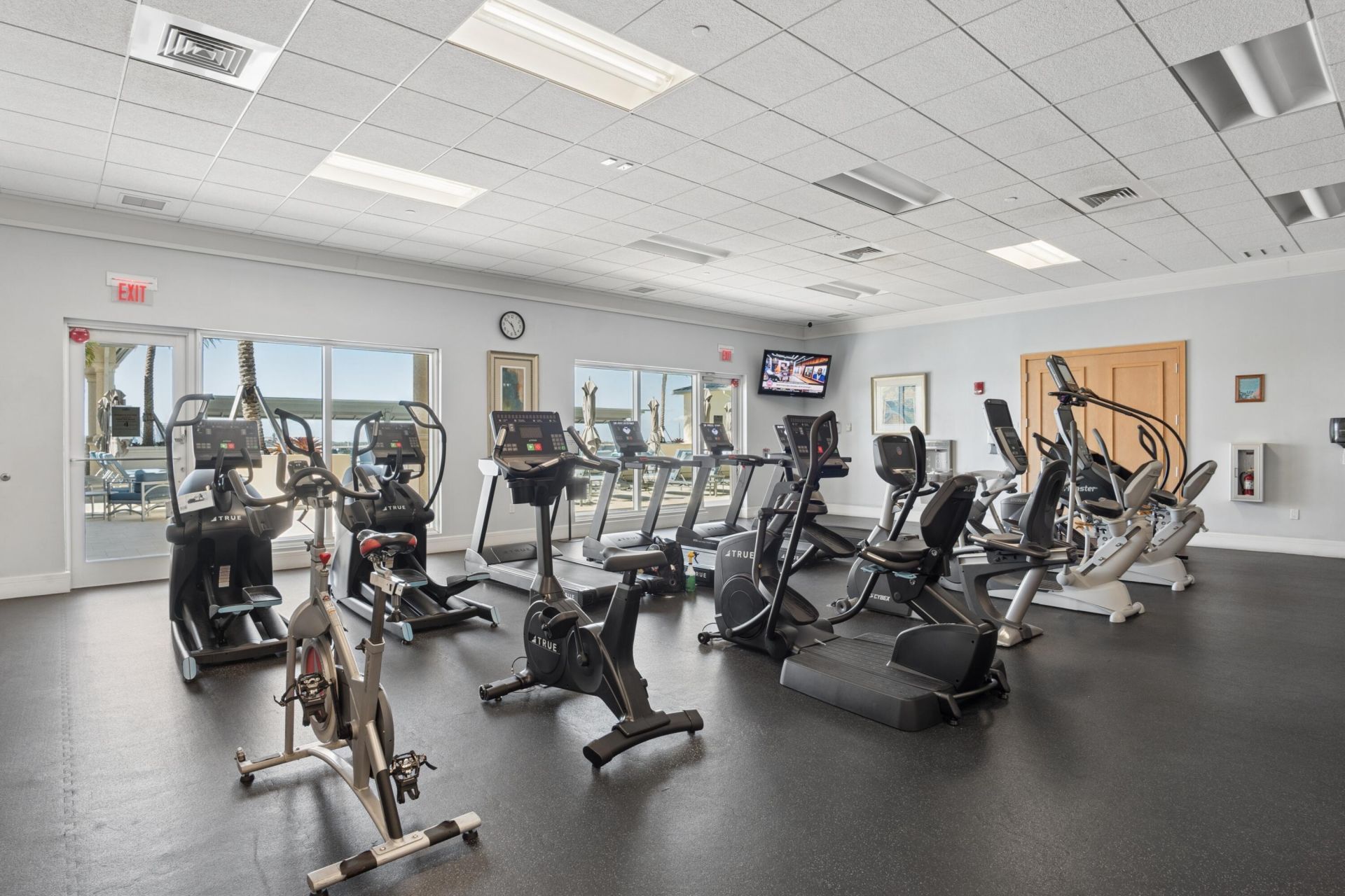 2640 Lake Shore Drive, Unit 1811, Riviera Beach, FL 33404 Photo