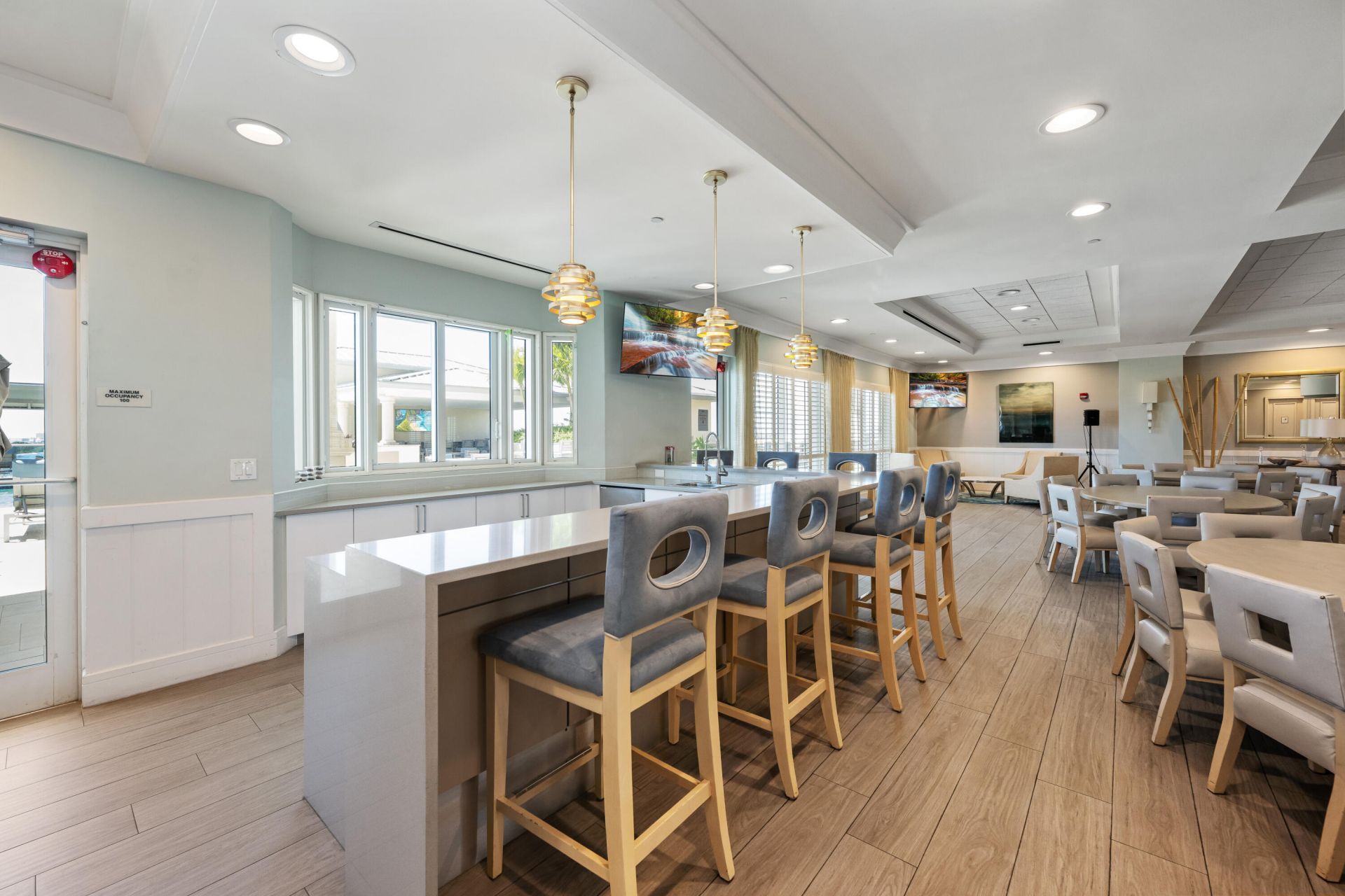 2640 Lake Shore Drive, Unit 1811, Riviera Beach, FL 33404 Photo