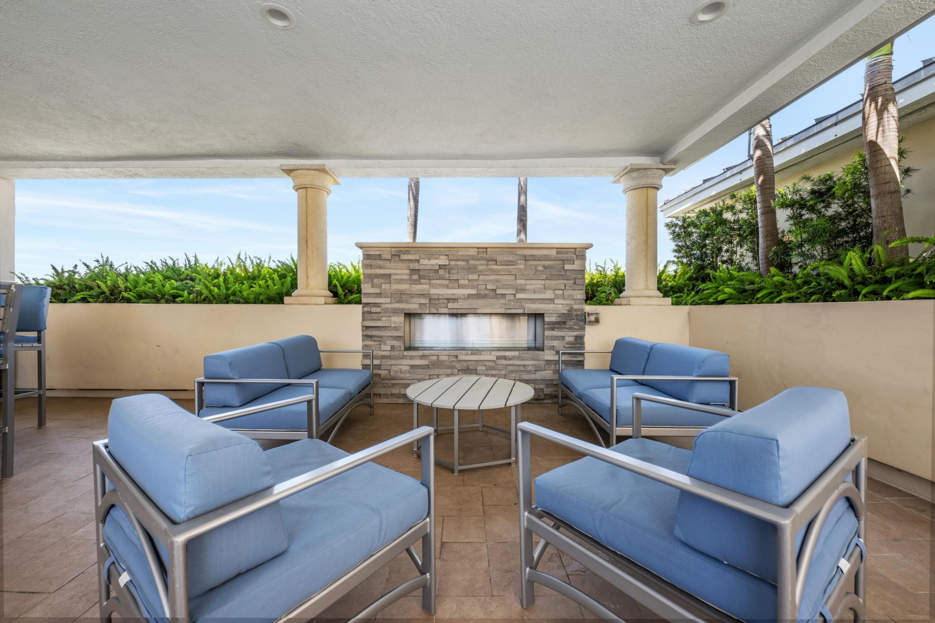 2640 Lake Shore Drive, Unit 1811, Riviera Beach, FL 33404 Photo