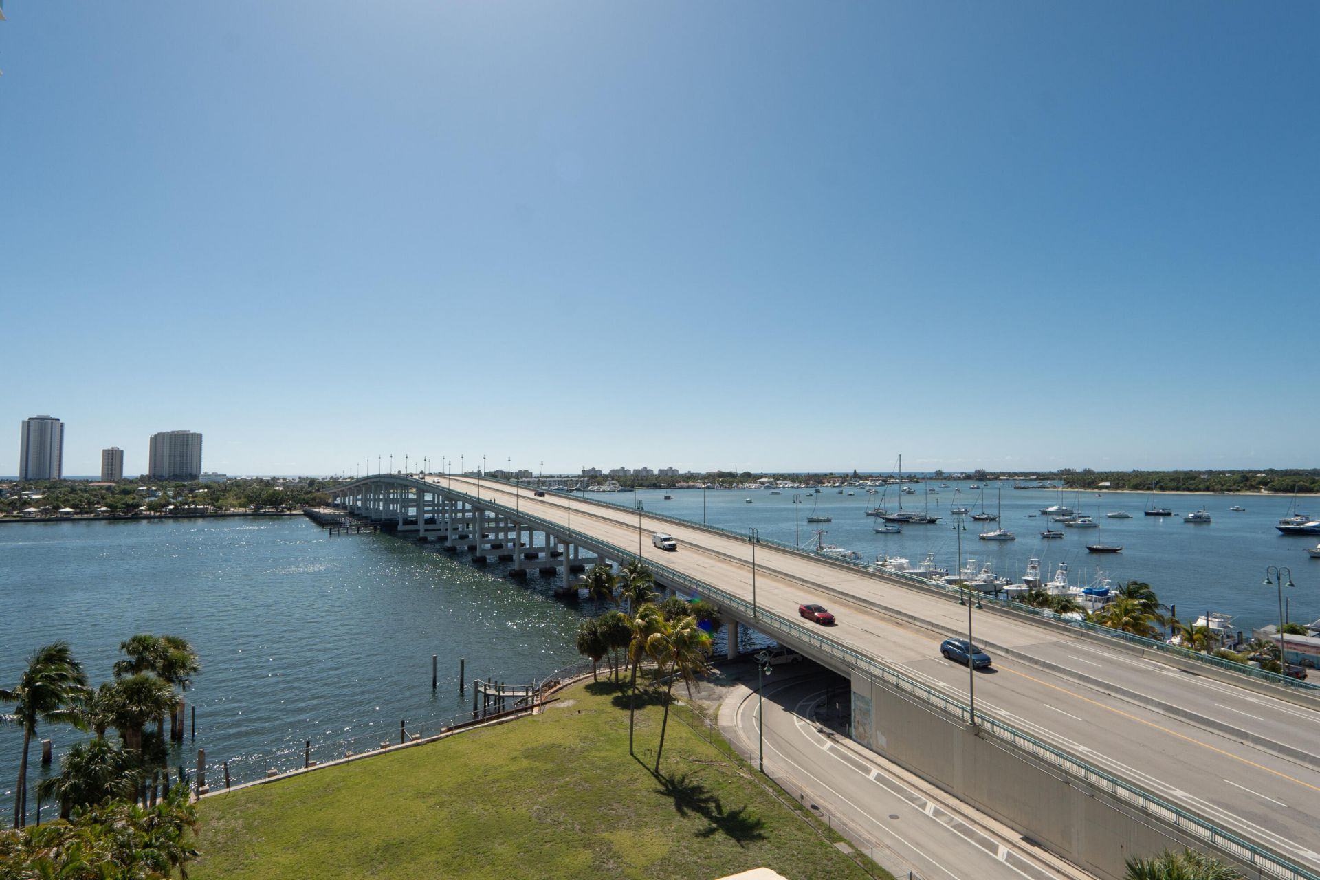 2640 Lake Shore Drive, Unit 1811, Riviera Beach, FL 33404 Photo