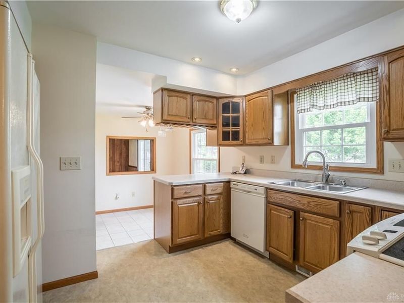 7013 Woodcroft Drive, Englewood, OH 45322 Photo 11