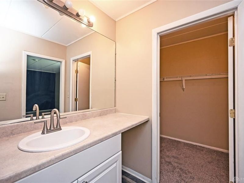 1787 Cherokee Drive, Unit B, West Carrollton, OH 45449 Photo 24