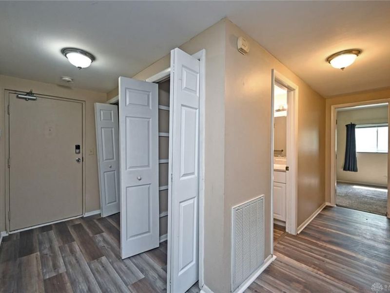 1787 Cherokee Drive, Unit B, West Carrollton, OH 45449 Photo 6