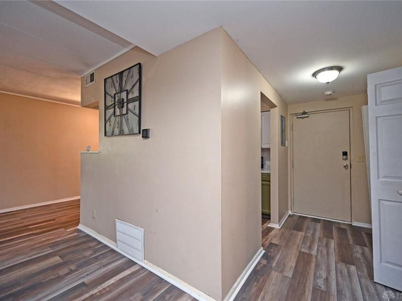 1787 Cherokee Drive, Unit B, West Carrollton, OH 45449 Photo 7