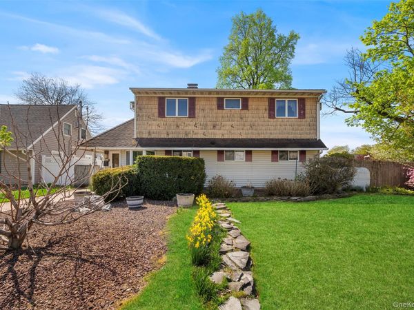 2 Bent Lane , Levittown, NY 11756