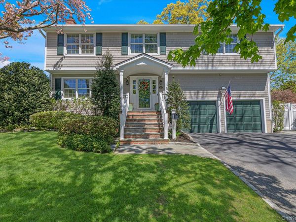 6 Maple Avenue , Locust Valley, NY 11560