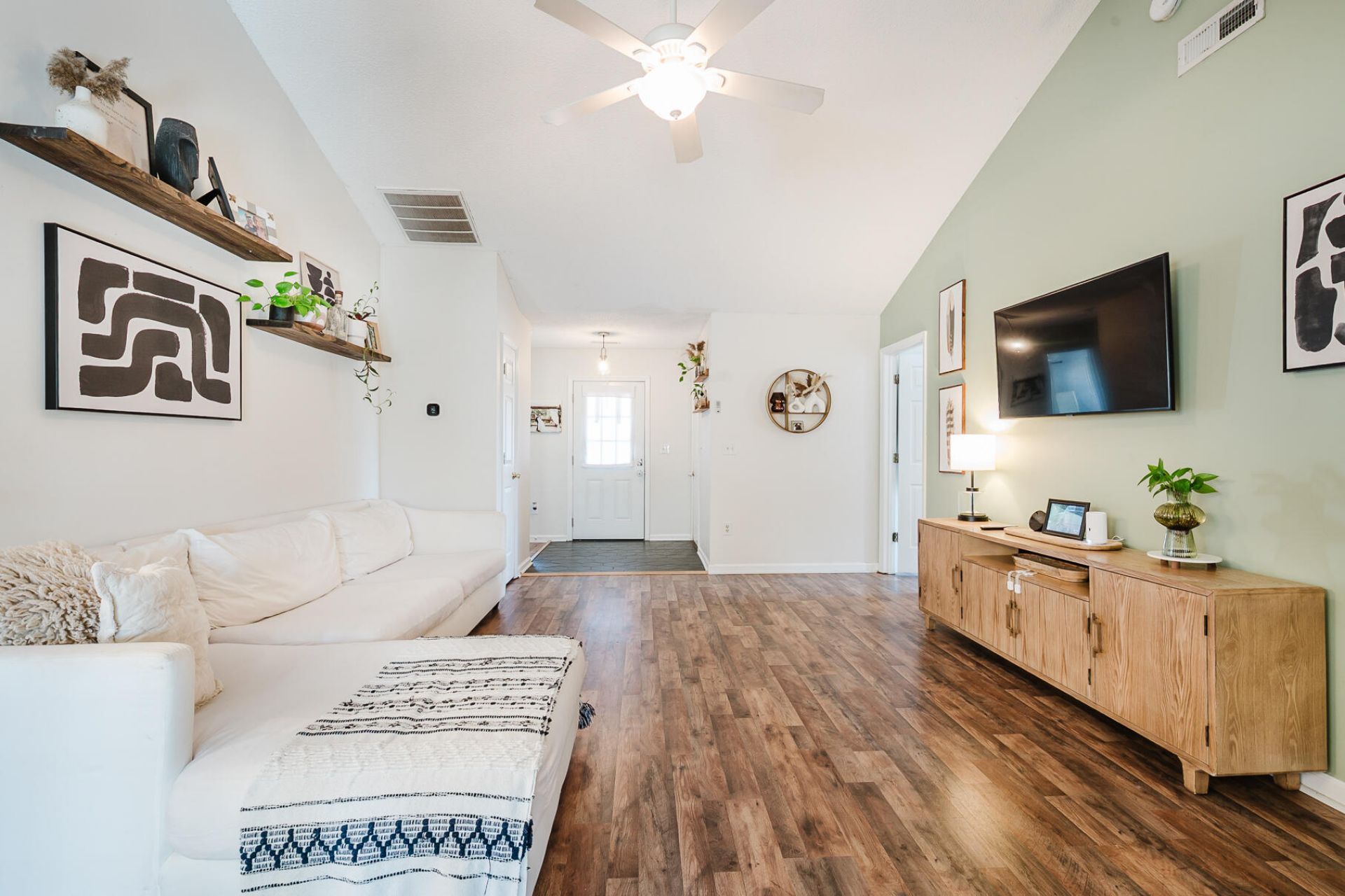 1260 Lakefront Drive Photo 4