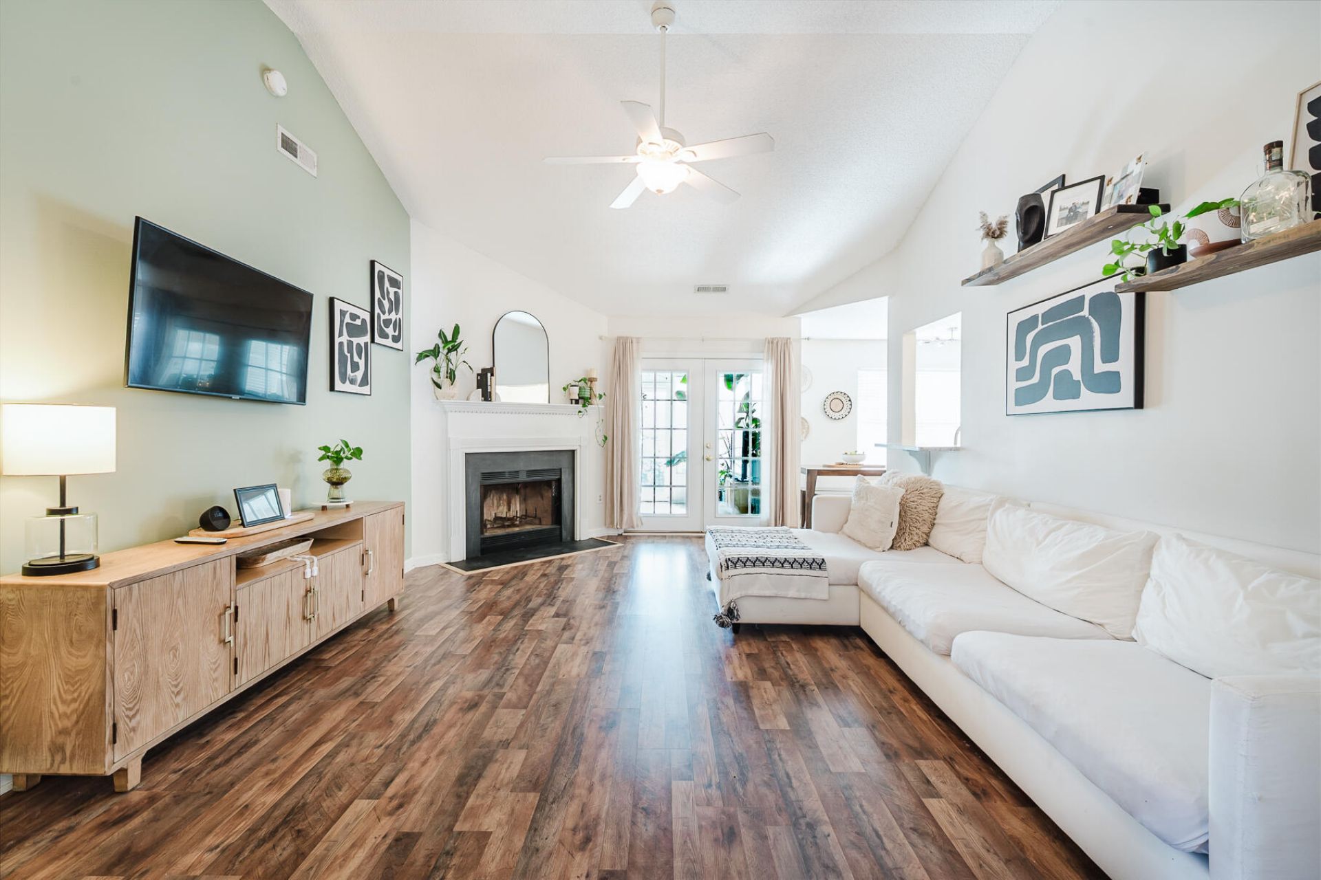 1260 Lakefront Drive Photo 8