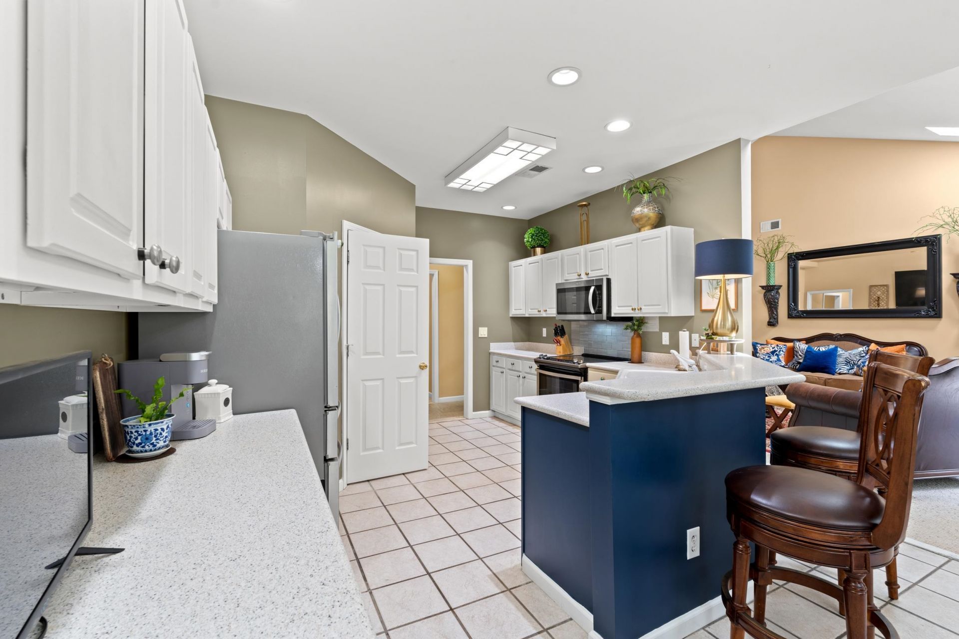 1402 Foxtail Dr.  Photo 8
